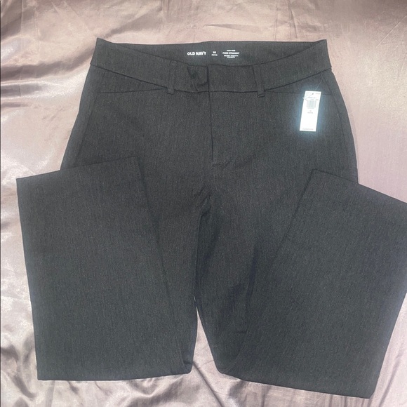 Old Navy Black & Gray High-Rise Pixie Straight Pants - Picture 11 of 12